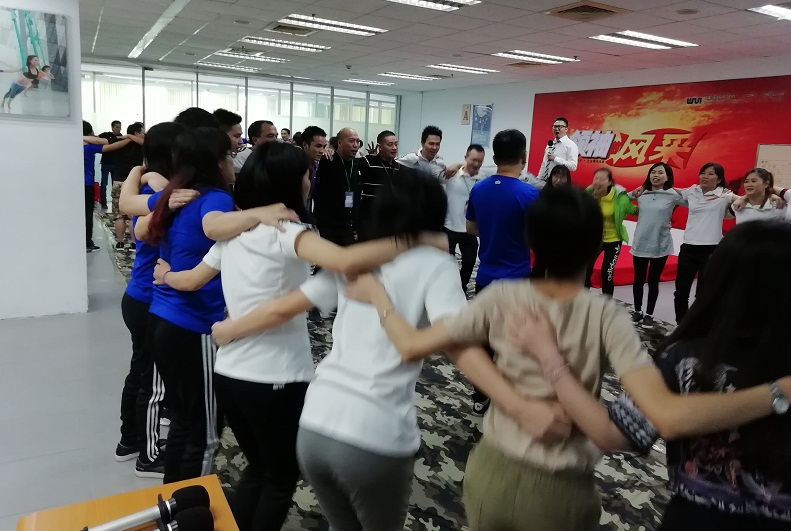 團(tuán)隊(duì)激勵(lì)培訓(xùn)課程方案、團(tuán)隊(duì)激勵(lì)游戲、團(tuán)隊(duì)激勵(lì)培訓(xùn)講師專題